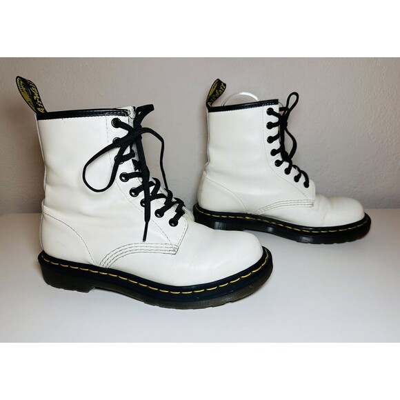 Doc Dr‎ Martens Air Wair 11821 White Combat Boots Women’s Size 7 US 38 EU - Picture 3 of 10